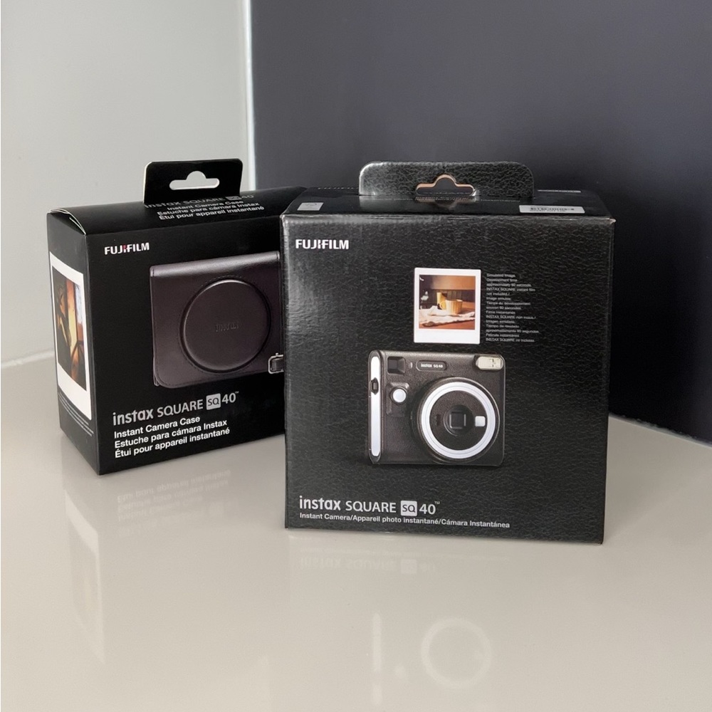 INSTAX SQ40 Camera + Case